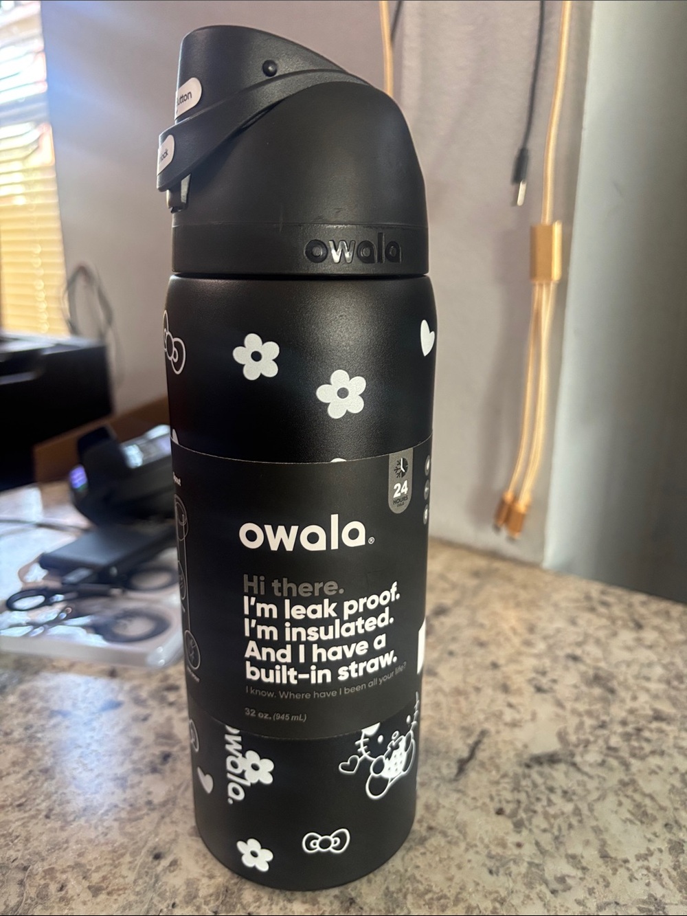 Owala FreeSip 32oz Leakproof Insulated Straw Bottle, Black/White Hello Kitty